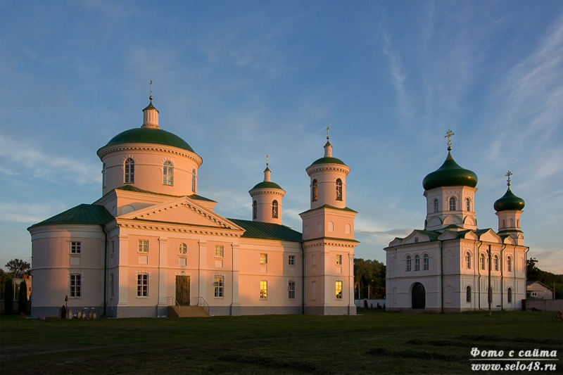 Церковь Димитрия Солунского на закате