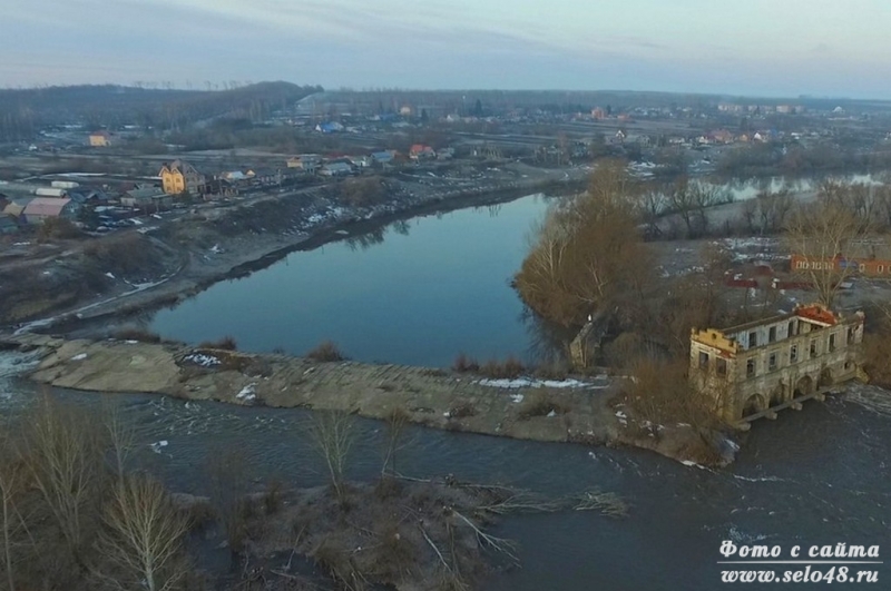 Вид с воздуха на Троекуровскую ГЭС