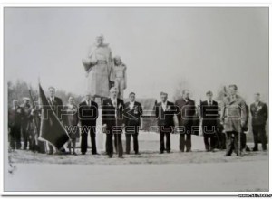 Митинг по случаю открытия монумента 9 мая 1971 года
