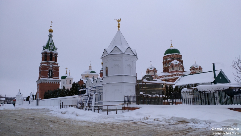 Троекуровский монастырь вид с юго-востока.
