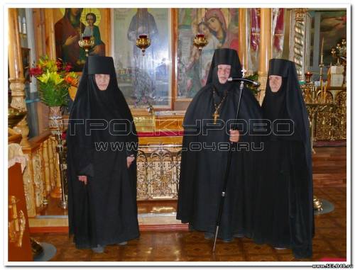 Игумения Матрона и монахини монастыря
