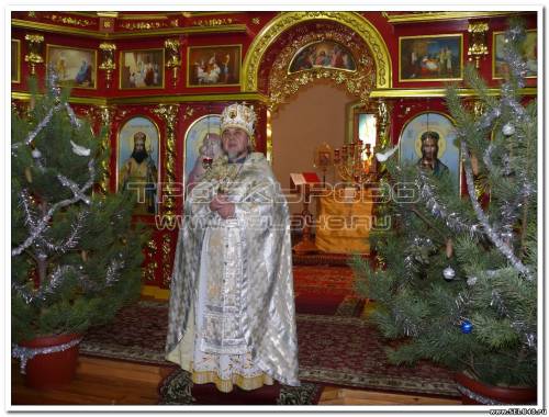 Отец Иосиф проводит Рождественскую службу - 2014г.
